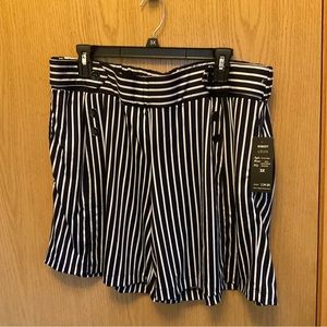 New with tags 3-piece lot women’s shorts plus 3X Robert Louis Tuff nauti…